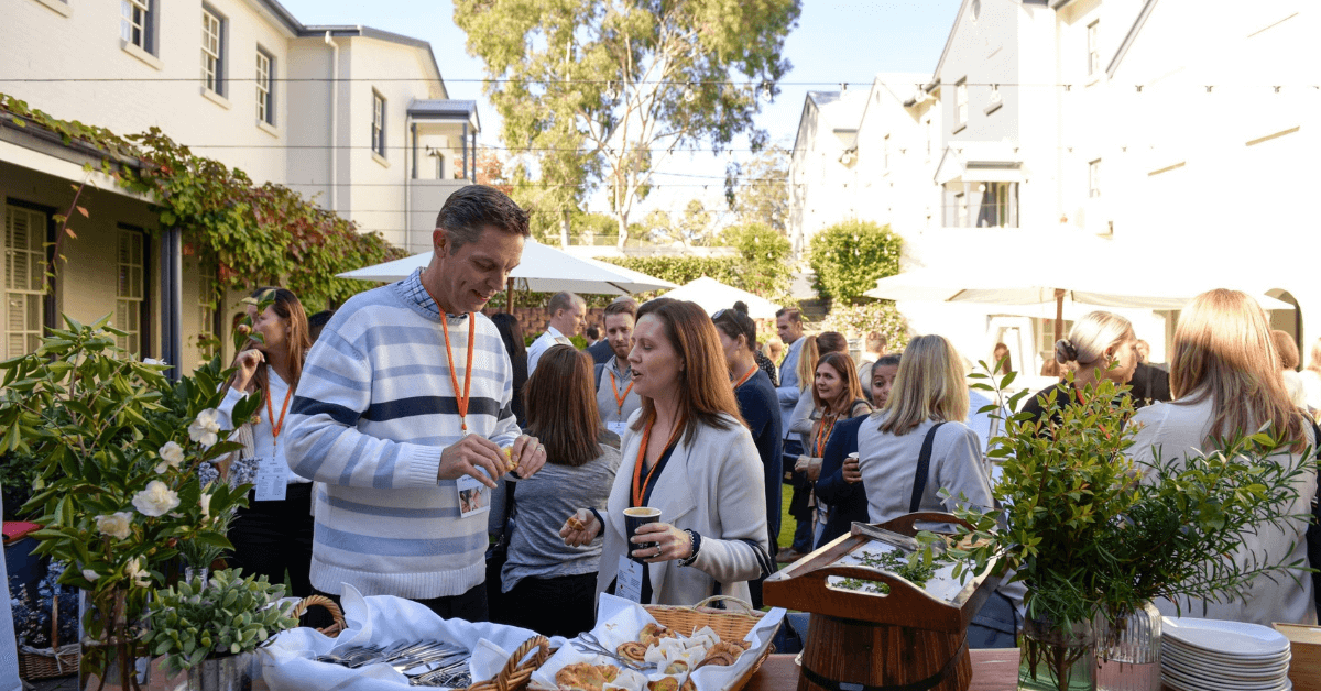 conference-venues-refreshments-outdoor-dining