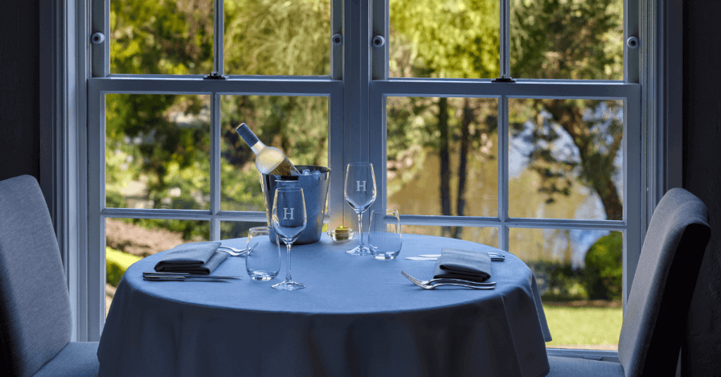crowne plaza hawkesbury harvest restaurant wine