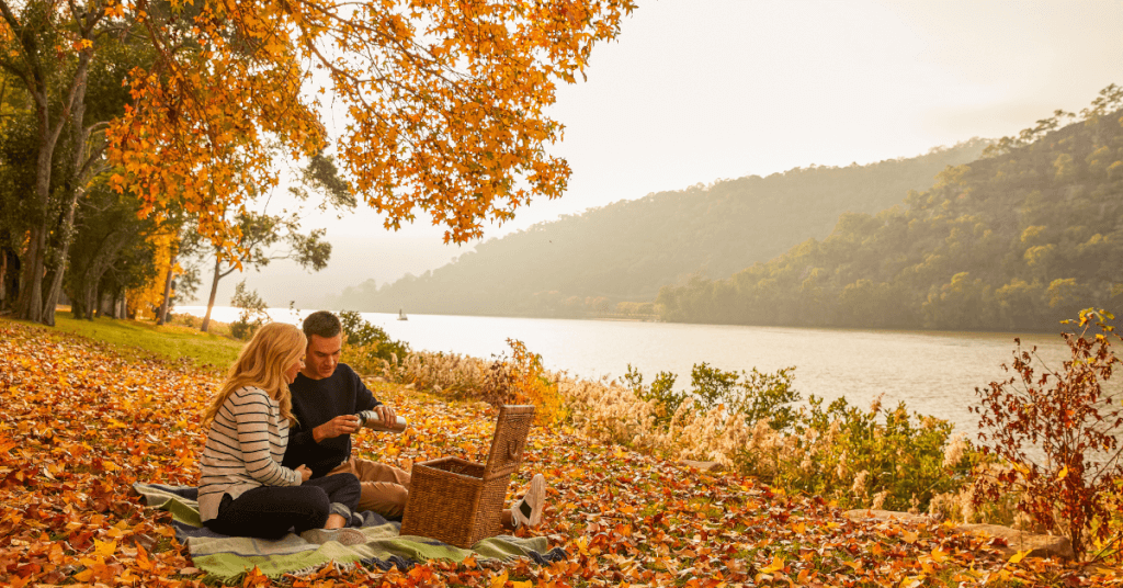 couple picnic hawkesbury valley