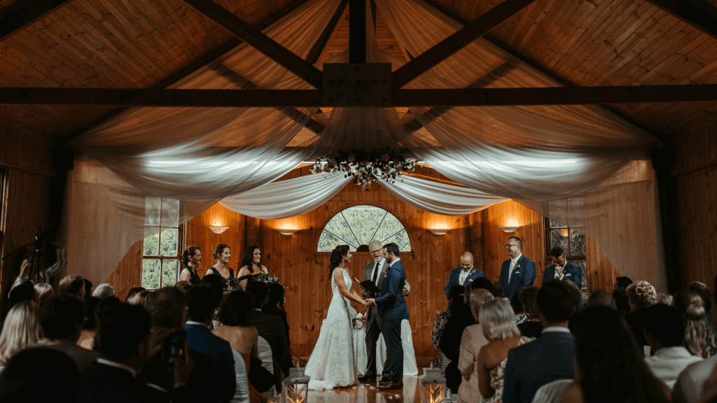 crowne-plaza-hawkesbury-valley-wedding-ceremony-chapel